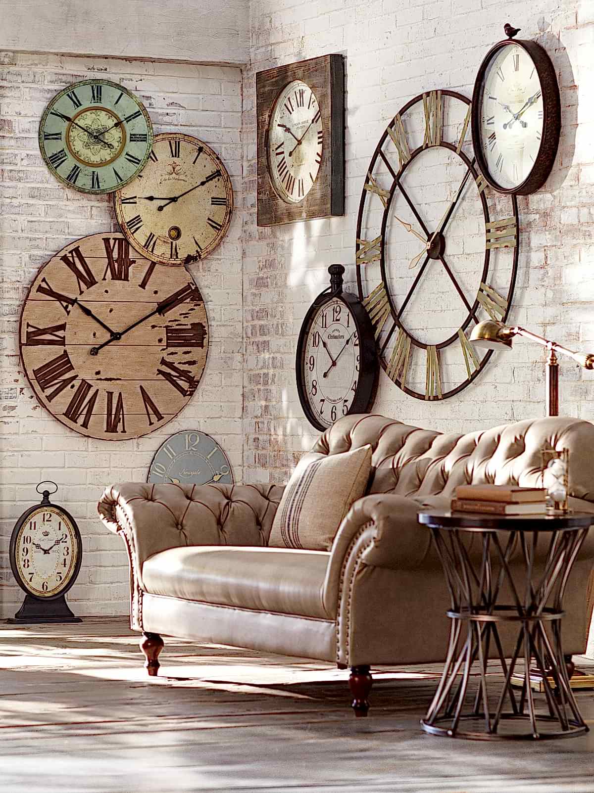 Для пунктуальных и не очень. Часы в интерьере