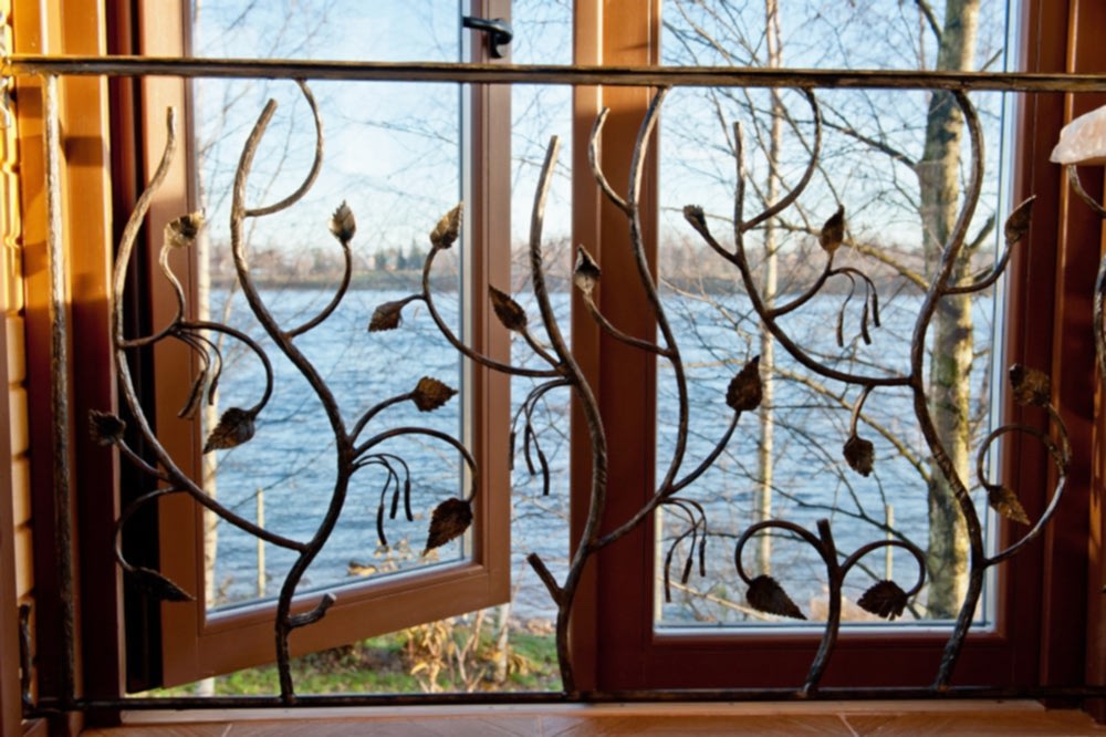 Защищаем квартиру снаружи: сила решетки